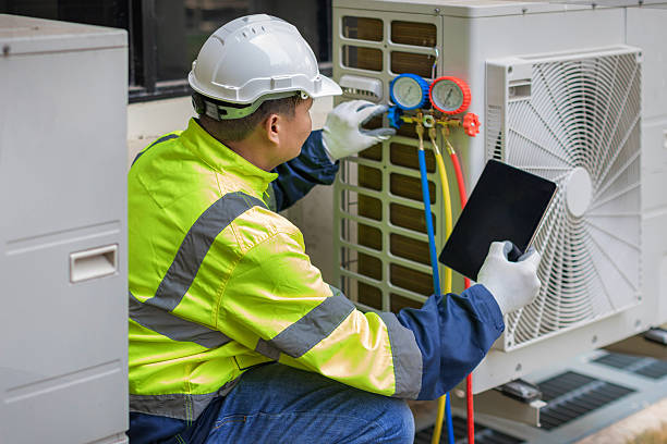 Professional Hvac technician working in Newark, IL
